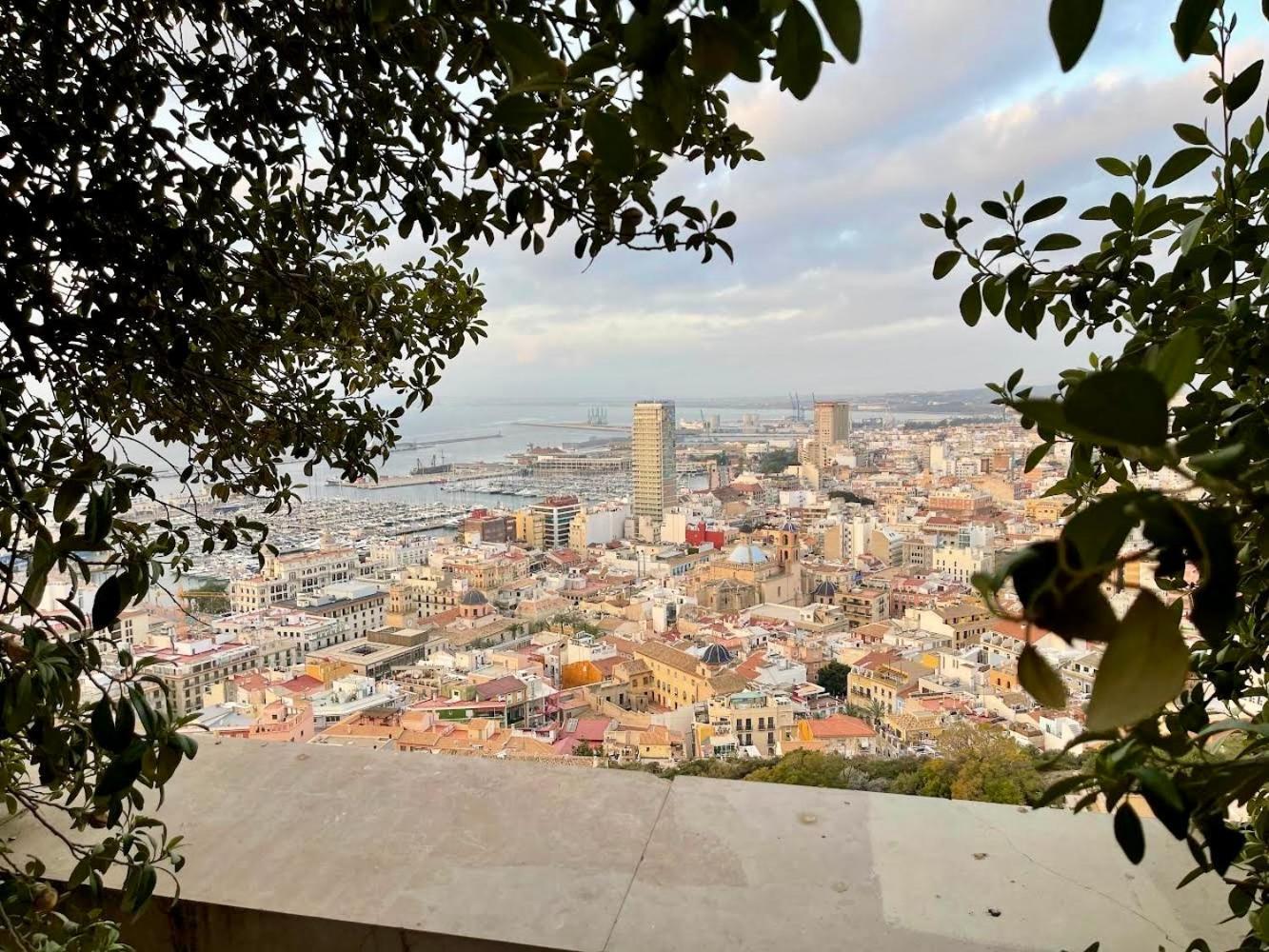 Gran Atico Con Terraza En El Centro De Alicante Exteriér fotografie